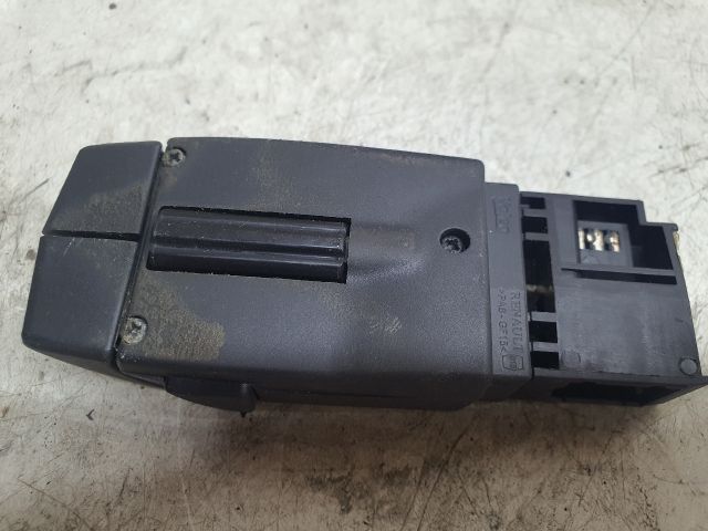 bontott DACIA LOGAN Rádió / CD Kapcsoló