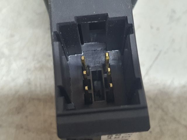 bontott DACIA LOGAN Rádió / CD Kapcsoló