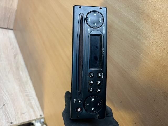 bontott DACIA LOGAN Rádió / CD