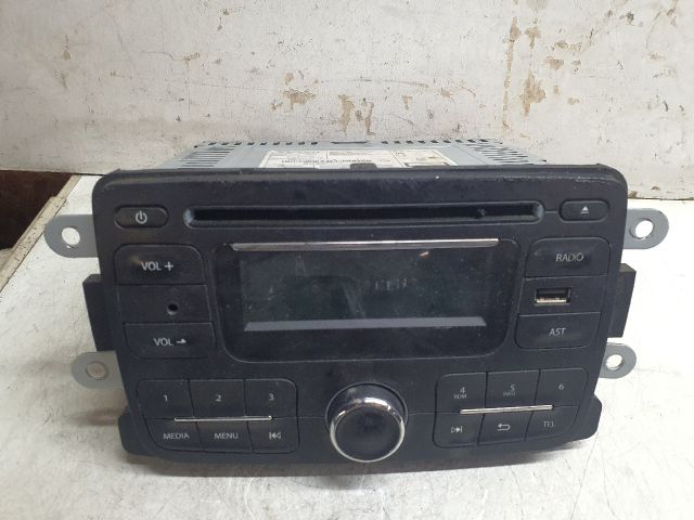 bontott DACIA LOGAN Rádió / CD