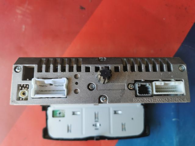 bontott DACIA LOGAN Rádió / CD