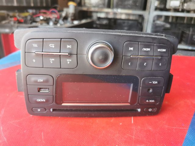 bontott DACIA LOGAN Rádió / CD