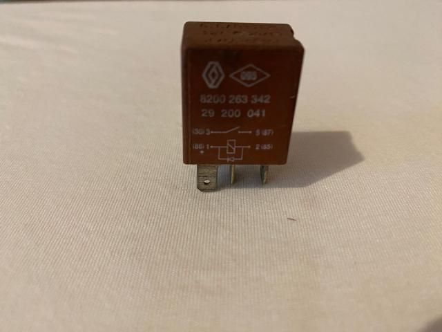 bontott DACIA LOGAN Relé