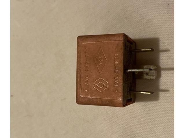 bontott DACIA LOGAN Relé