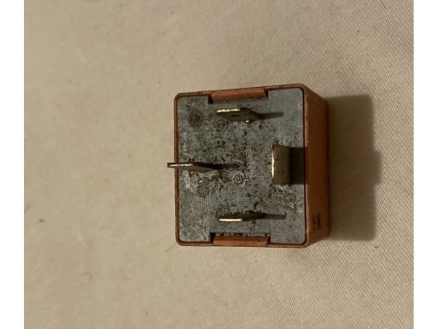 bontott DACIA LOGAN Relé