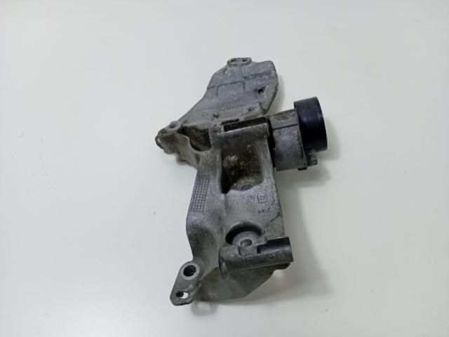 bontott DACIA LOGAN Tartó Bak