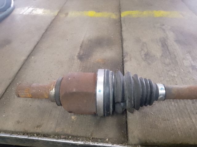 bontott DACIA LOGAN Jobb Féltengely