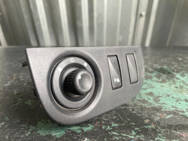 bontott DACIA LOGAN Tükör Állító Elektronika