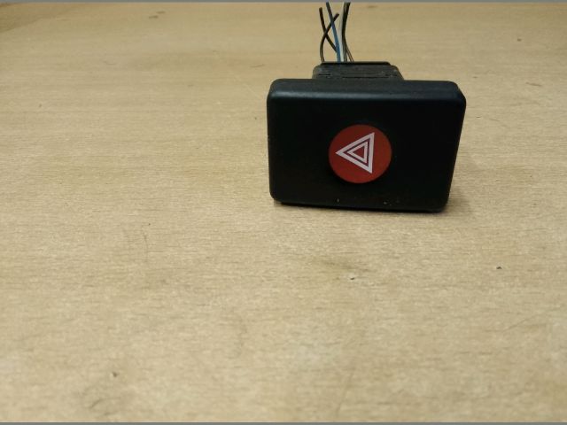 bontott DACIA LOGAN Vészvillogó Kapcsoló