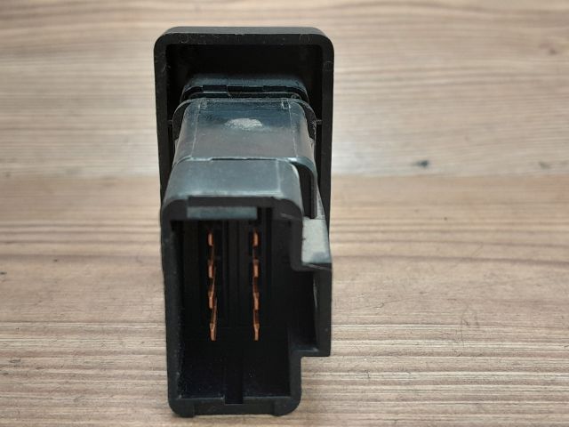 bontott DACIA LOGAN Vészvillogó Kapcsoló