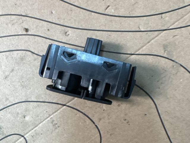 bontott DACIA LOGAN Vészvillogó Kapcsoló