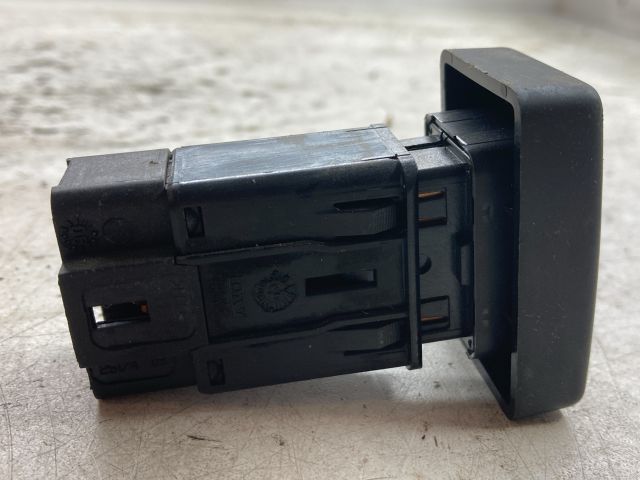 bontott DACIA LOGAN Vészvillogó Kapcsoló