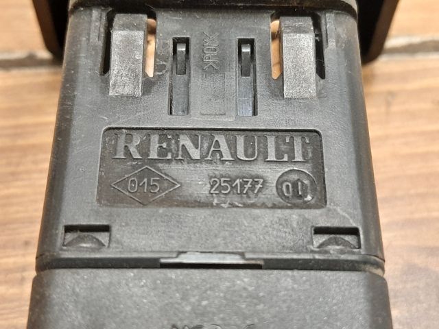 bontott DACIA LOGAN Vészvillogó Kapcsoló