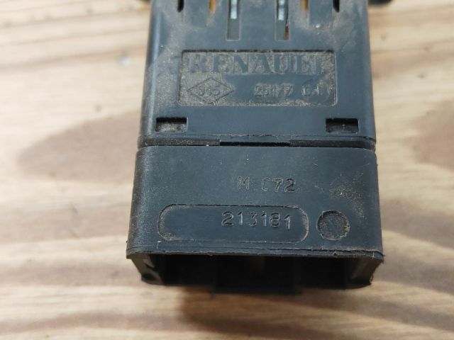 bontott DACIA LOGAN Vészvillogó Kapcsoló