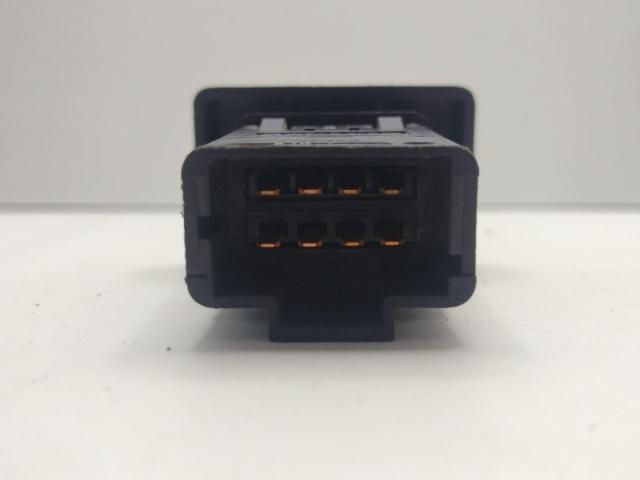 bontott DACIA LOGAN Vészvillogó Kapcsoló