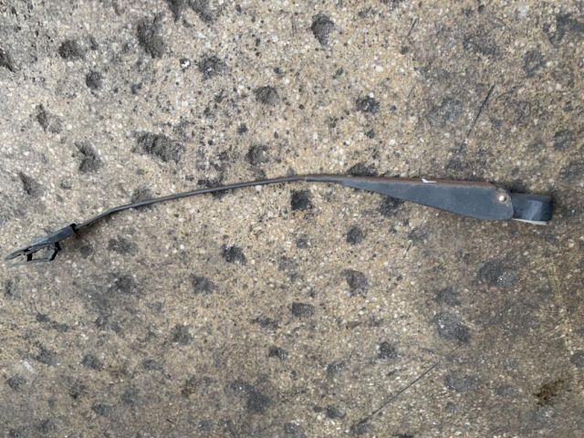 bontott DACIA PICK UP Bal első Ablaktörlő Kar