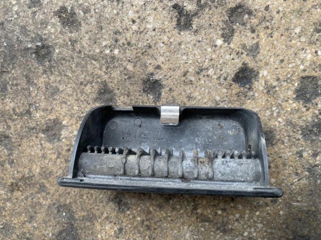 bontott DACIA PICK UP Első Hamutartó