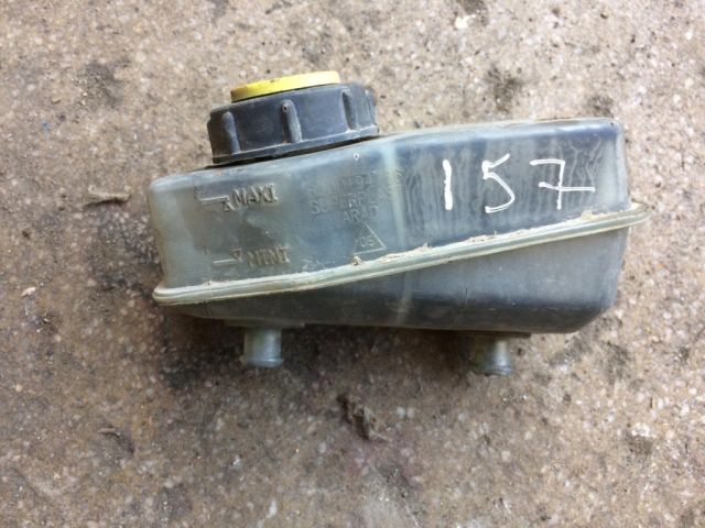 bontott DACIA PICK UP Fékfolyadék Tartály