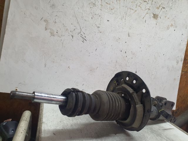 bontott DACIA SANDERO Jobb első Lengéscsillapító