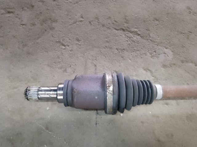 bontott DACIA SANDERO Jobb Féltengely