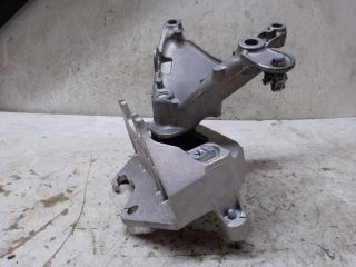 bontott DACIA SANDERO Motor Tartó Bak Jobb