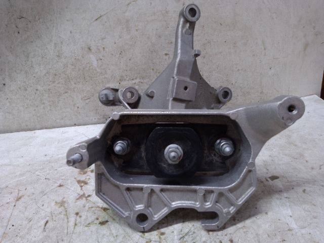 bontott DACIA SANDERO Motor Tartó Bak Jobb