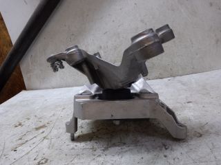 bontott DACIA SANDERO Motor Tartó Bak Jobb