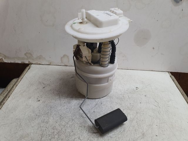 bontott DACIA SANDERO Üzemanyag Szivattyú