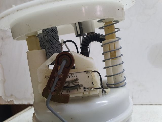 bontott DACIA SANDERO Üzemanyag Szivattyú