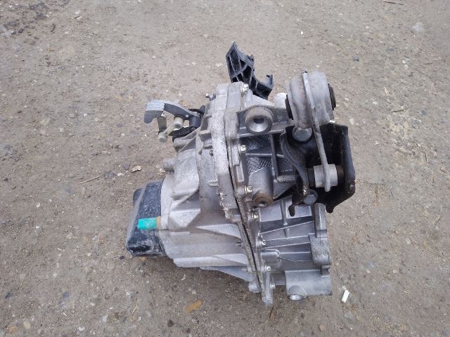 bontott DACIA SANDERO Váltó (Mechanikus)