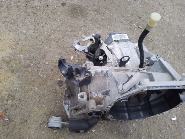bontott DACIA SANDERO Váltó (Mechanikus)