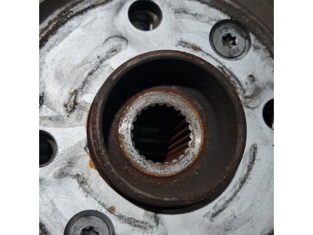 bontott DACIA SANDERO Jobb első Csonkállvány