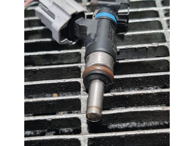 bontott DACIA SANDERO Porlasztó (1 db)