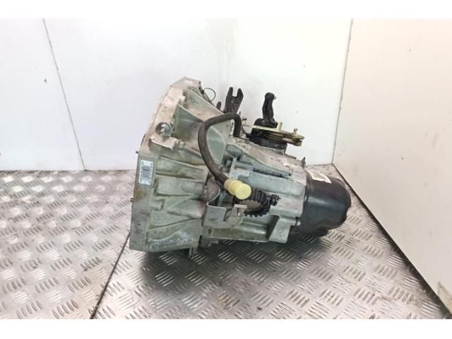 bontott DACIA SANDERO Váltó (Mechanikus)