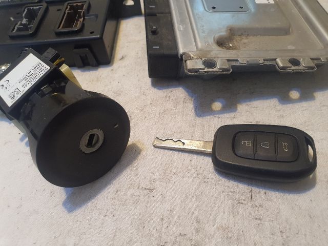 bontott DACIA SANDERO Immobilizer Elektronika