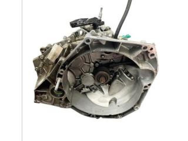 bontott DACIA SANDERO Váltó (Mechanikus)