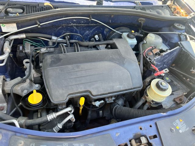 bontott DACIA SANDERO Bal első Gólyaláb (Lengécsillapító, Rugó)