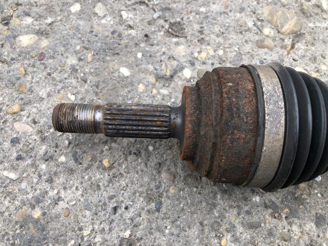 bontott DACIA SANDERO Bal Féltengely