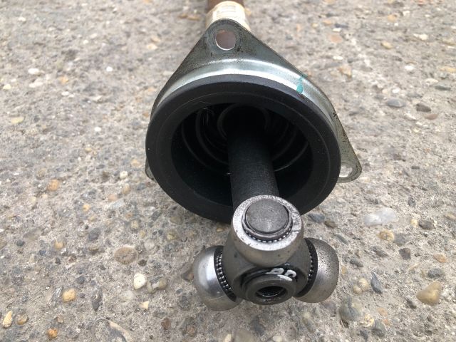 bontott DACIA SANDERO Bal Féltengely