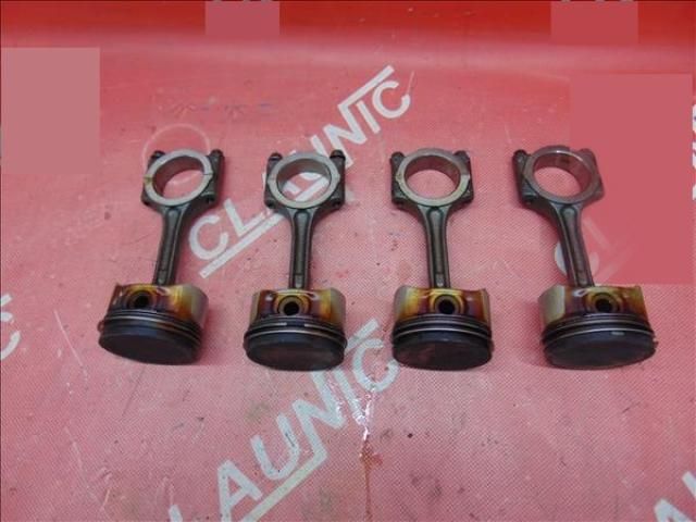 bontott DACIA SANDERO Dugattyú