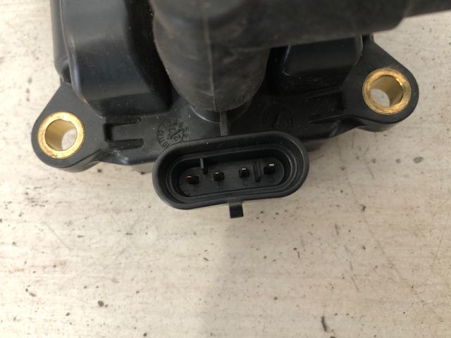 bontott DACIA SANDERO Gyújtótrafó