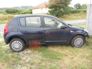 bontott DACIA SANDERO Leömlő (Soros)