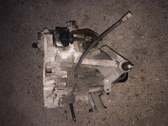 bontott DACIA SANDERO Váltó (Mechanikus)