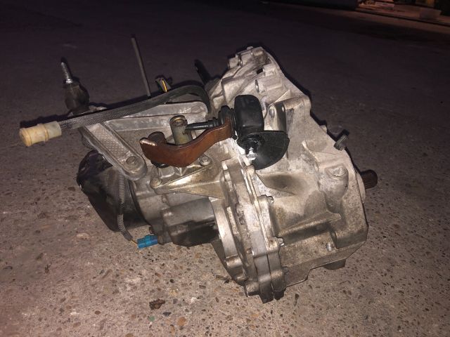 bontott DACIA SANDERO Váltó (Mechanikus)