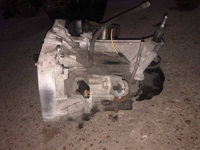 bontott DACIA SANDERO Váltó (Mechanikus)