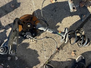 bontott DACIA SANDERO Bal első Csonkállvány Kerékaggyal