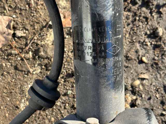 bontott DACIA SANDERO Bal első Csonkállvány Kerékaggyal