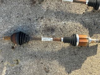 bontott DACIA SANDERO Bal Féltengely