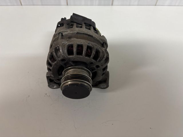 bontott DACIA SANDERO Generátor