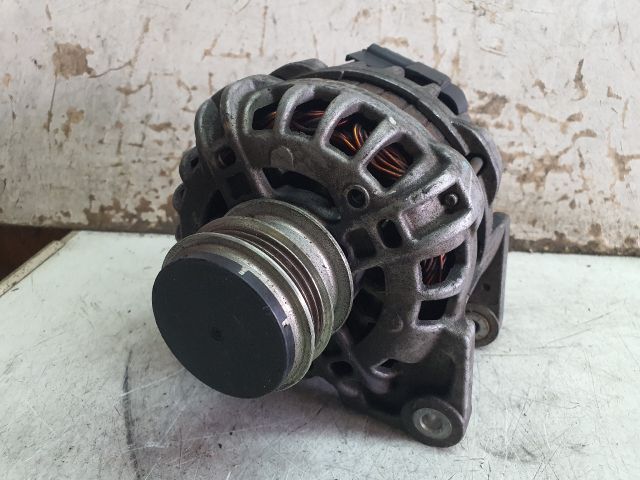 bontott DACIA SANDERO Generátor